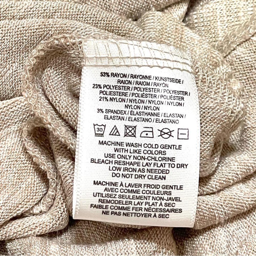 Urban Outfitters We The Free Woman Sand Long Sleeve V Neck Shirt Size M - Picture 11 of 16